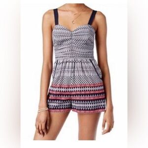 👗Band of Gypsies Black and Pink Geometric romper